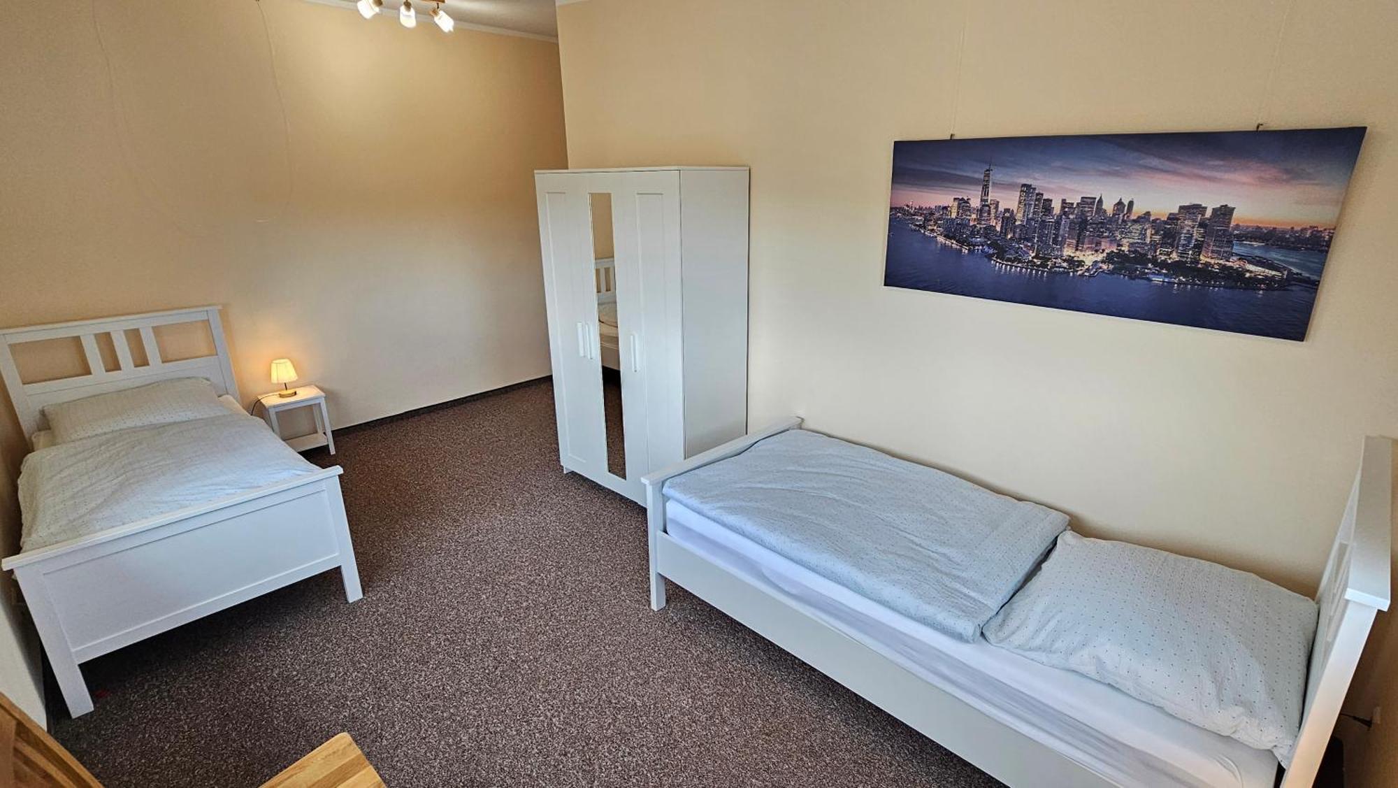 Sehr Schoenes Und Grosses Haus In Dresden - Partys Und Andere Feierlichkeiten Sind Wegen Eventueller Laermbelaestigung Nicht Gestattet Exterior photo