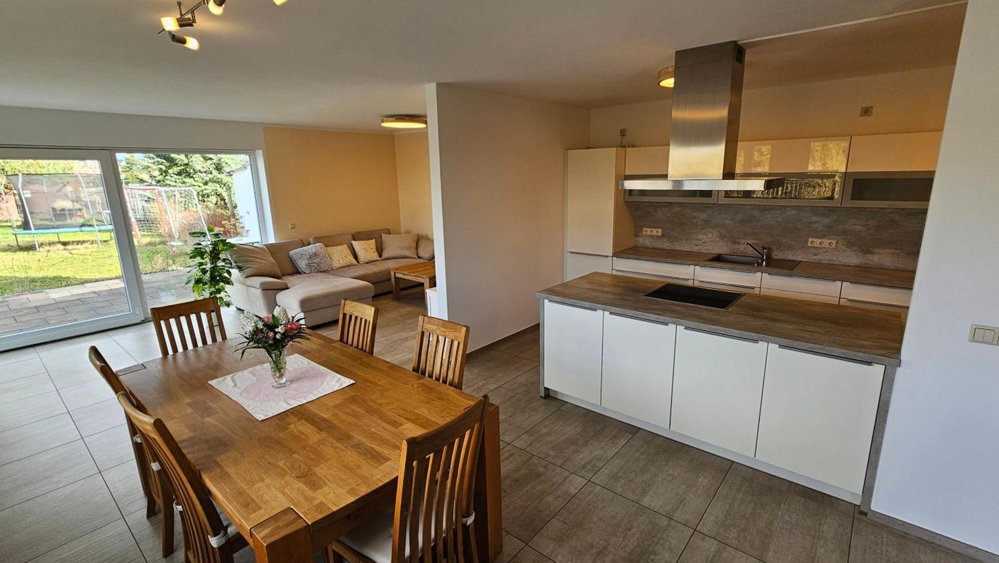 Sehr Schoenes Und Grosses Haus In Dresden - Partys Und Andere Feierlichkeiten Sind Wegen Eventueller Laermbelaestigung Nicht Gestattet Exterior photo